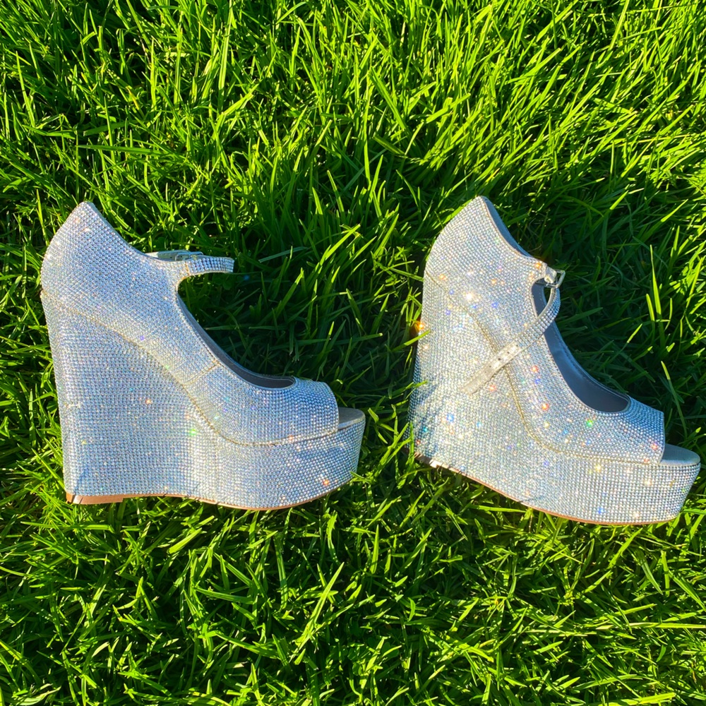 🧿PRICE FIRM🧿 
STEVE MADDEN BLING WEDGES!!! 🔥🔥🔥